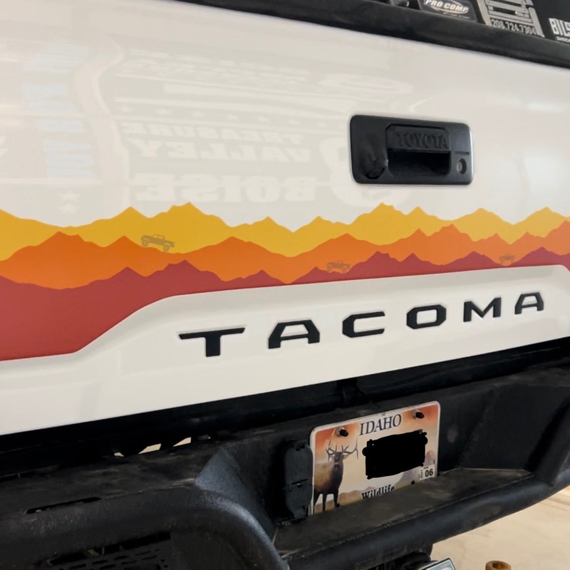 Sunset Mountain Decal Tailgate – Universal Classic Scheme